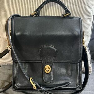 Vintage Coach Station Bag,  Style 5130 manufacturing in 1998.